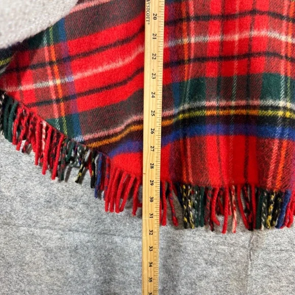 Vintage Edinburgh Woollen Mill Red Plaid Tartan Wool Poncho Cape Hooded Fringe - Picture 12 of 16